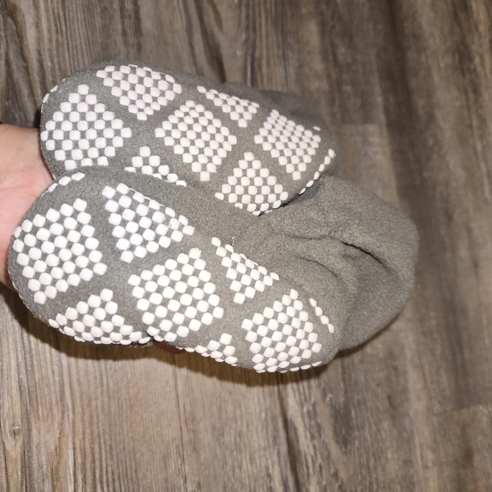 Cozy Gray Baby Booties Slippers 12-18 Months